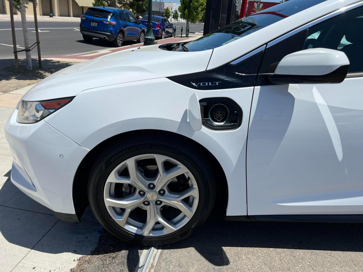 2017 WHITE /BLACK Chevrolet Volt (1G1RD6S5XHU) , located at 744 E Miner Ave, Stockton, CA, 95202, (209) 944-5770, 37.956863, -121.282082 - Photo#3